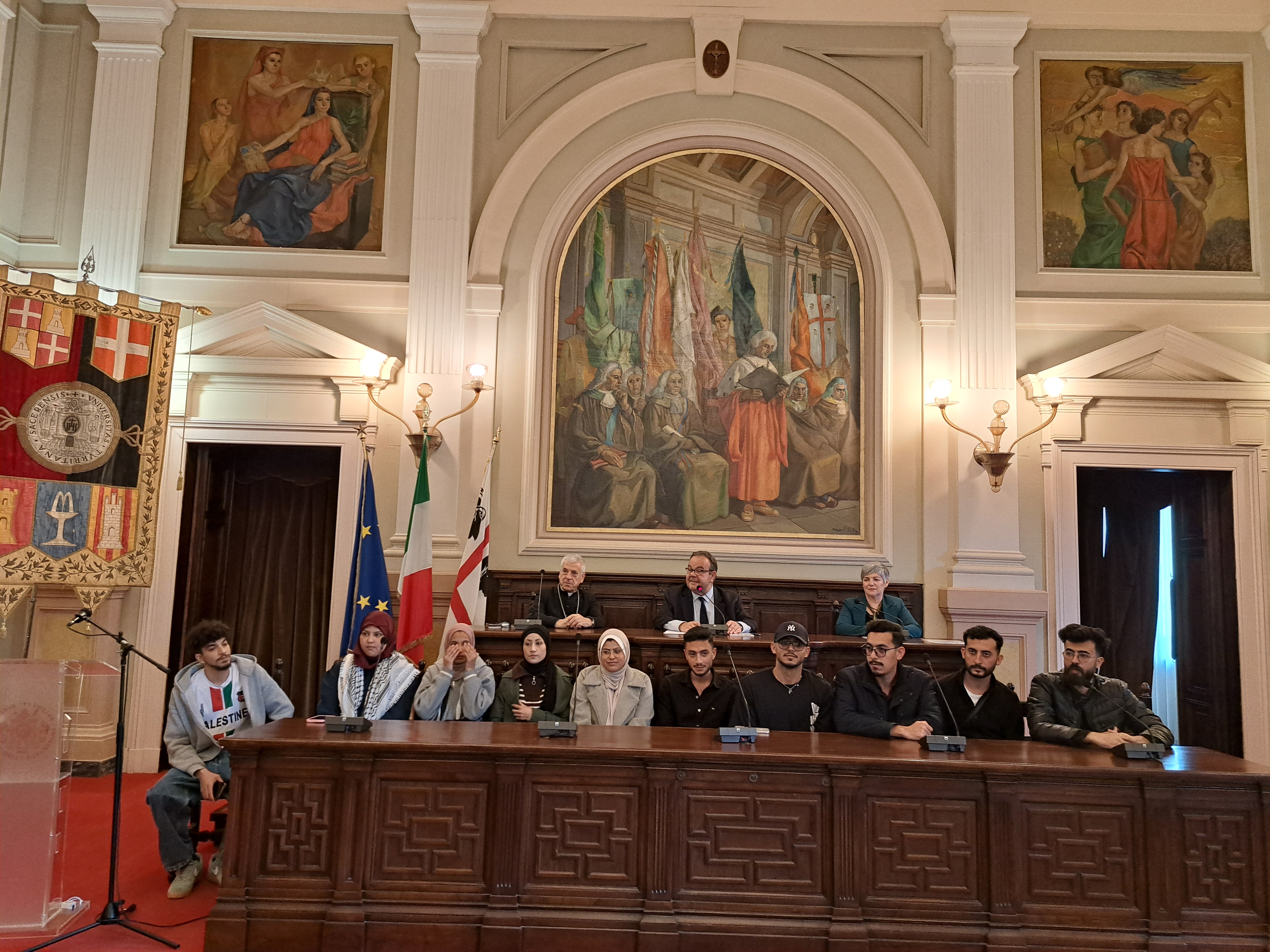 Studenti palestinesi in aula magna Uniss alla conferenza stampa