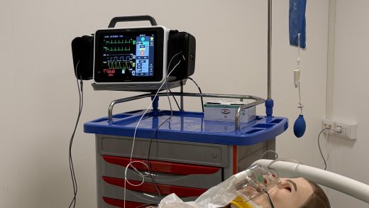 Centro simulazione medica Uniss_manichino ad alta fedeltà