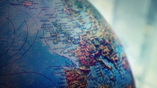 Immagine di un mappamondo ripreso da vicino