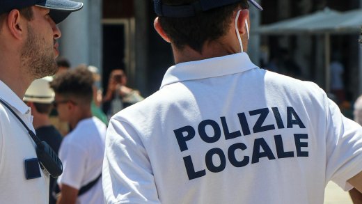 pexels-giovanni-spoletini-311699-12872857