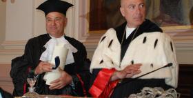 Faouzi Kechrid riceve la pergamena della laurea honoris causa dal Rettore Massimo Carpinelli Faouzi Kechrid riceve la pergamena della laurea honoris causa dal Rettore Massimo Carpinelli