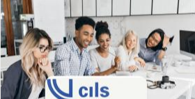 Foto CILS Studenti vicini che studiano