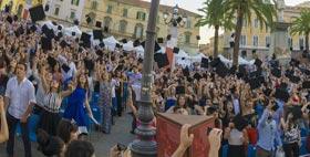 Immagine laurea in piazza Immagine laurea in piazza