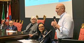 Il Rettore Massimo Carpinelli alla presentazione dei risultati, progetto ARIA Il Rettore Massimo Carpinelli alla presentazione dei risultati, progetto ARIA