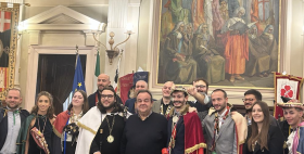 consegna_mantelli_40 anni goliardia sassari