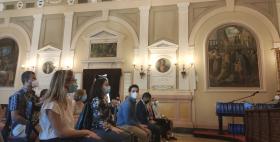 Foto di studenti in Aula Magna Uniss Studenti seduti nell'Aula Magna dell'Università di Sassari