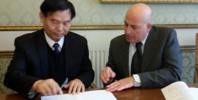 Firma dell'accordo tra il Rettore Uniss e il presidente dell'Università di Luoyang
