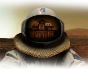 foto astronauta Astronauta su paesaggio alieno
